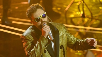 ’Onda alta’ di Dargen D’Amico. Una denuncia a ritmo di dance