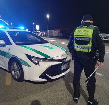 furti e spaccio a milano super lavoro per la polizia locale 7 arresti in un giorno da Ilgiorno.it furti e spaccio a milano super lavoro per la polizia locale 7 arresti in un giorno