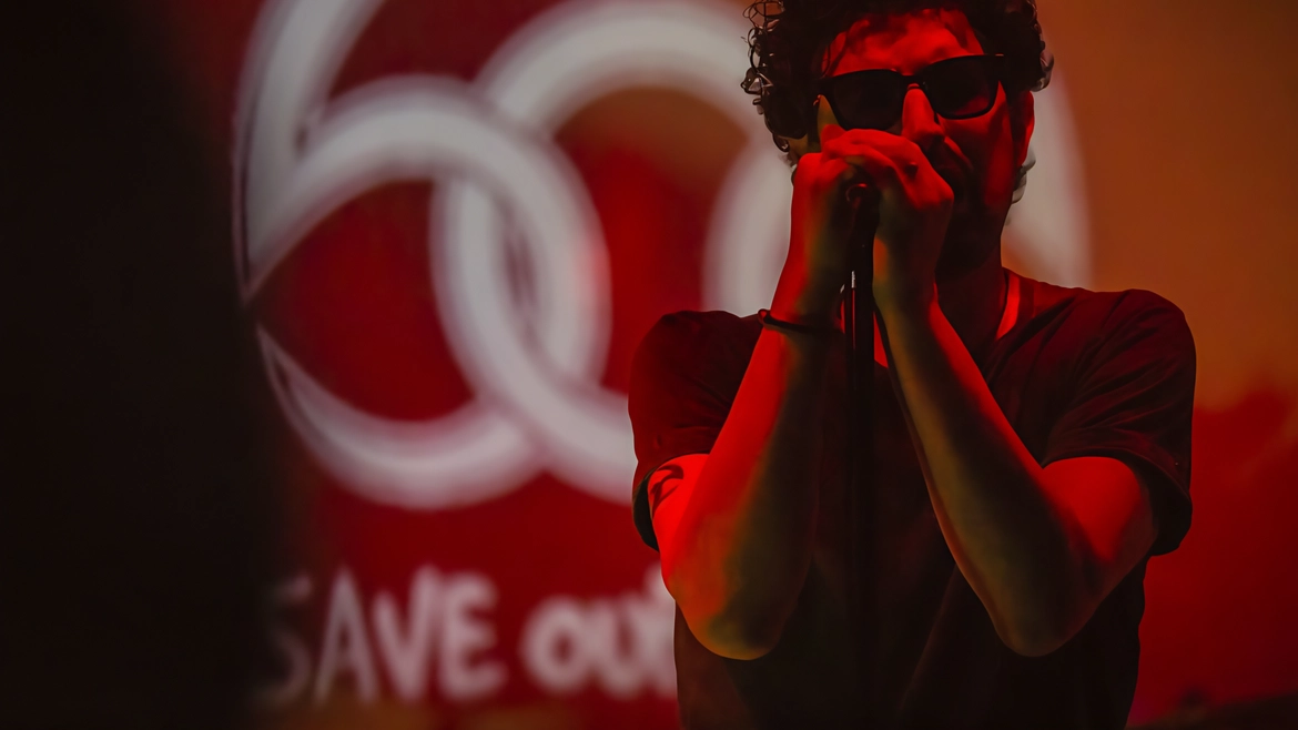 In strada come in cantiere ci vuole coraggio, anzi “Macte animo!”, come lo chiamano, latineggiando, nel loro nuovo album... In strada come in cantiere ci vuole coraggio, anzi “Macte animo!”, come lo chiamano, latineggiando, nel loro nuovo album...