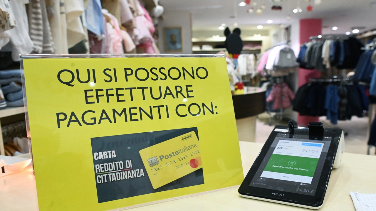 Al distributore di Cislago avvenivano scambi commerciali molto lontani dalla legalità