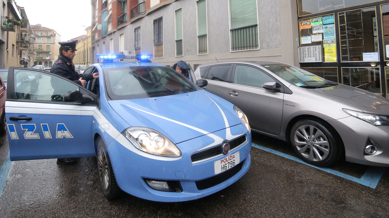 Le Volanti sono riuscite ad arrestare i tre tunisini dopo un inseguimento Le Volanti sono riuscite ad arrestare i tre tunisini dopo un inseguimento