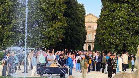 rinata la mini versailles giardino restaurato le fontane affascinano