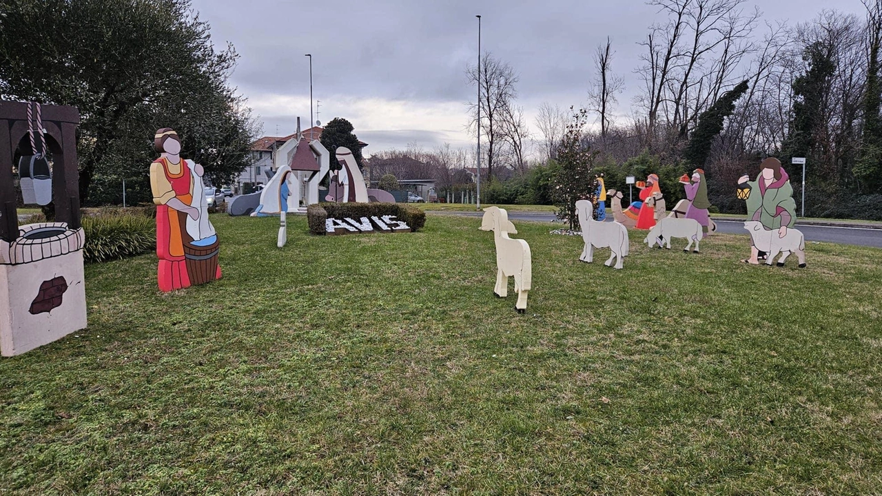 I volontari dell’Avis sono scesi in campo e hanno rimesso il presepe a nuovo a tempo record sfidando i teppisti I volontari dell’Avis sono scesi in campo e hanno rimesso il presepe a nuovo a tempo record sfidando i teppisti