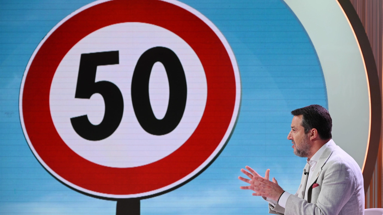 Il leader della Lega e ministro dei Trasporti, Matteo Salvini, ospite della trasmissione televisiva Rai: Cinque Minuti, condotta da Bruno Vespa, Roma, 29 maggio 2024. ANSA/ALESSANDRO DI MEO Il leader della Lega e ministro dei Trasporti, Matteo Salvini, ospite della trasmissione televisiva Rai: Cinque Minuti, condotta da Bruno Vespa, Roma, 29 maggio 2024. ANSA/ALESSANDRO DI MEO