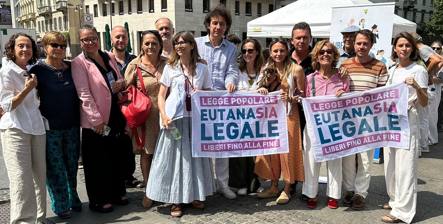 Eutanasia e fine vita, parte la raccolta firme: obiettivo 50mile persone in due settimane Eutanasia e fine vita, parte la raccolta firme: obiettivo 50mile persone in due settimane
