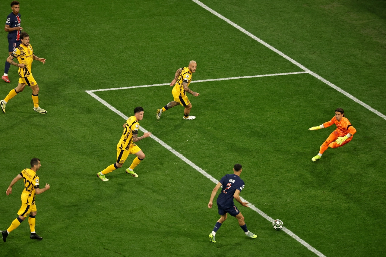 La rete di Hakimi per l'1-0 Psg (Ansa)
