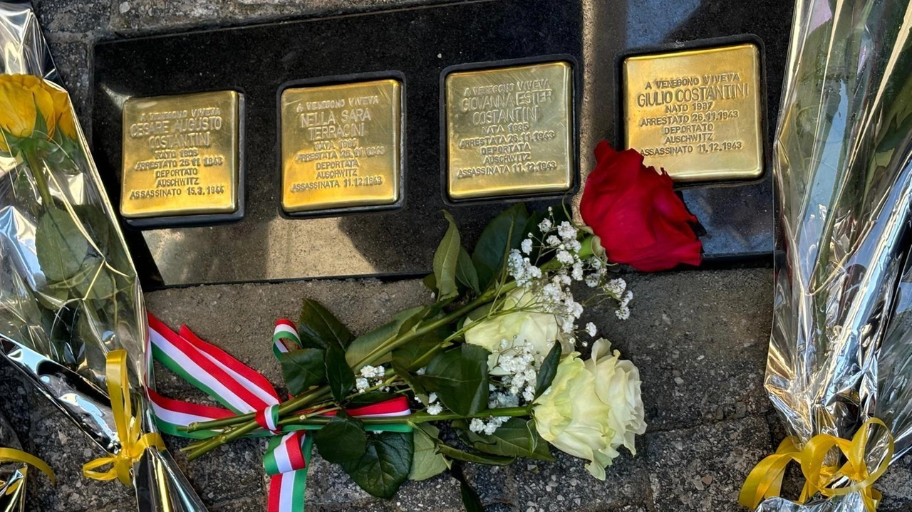VENEGONO INFERIORE (Varese) Nove "pietre d’inciampo" dedicate a nove persone inghiottite dall’orrore del lager nazista di Auschwitz, i loro nomi,...