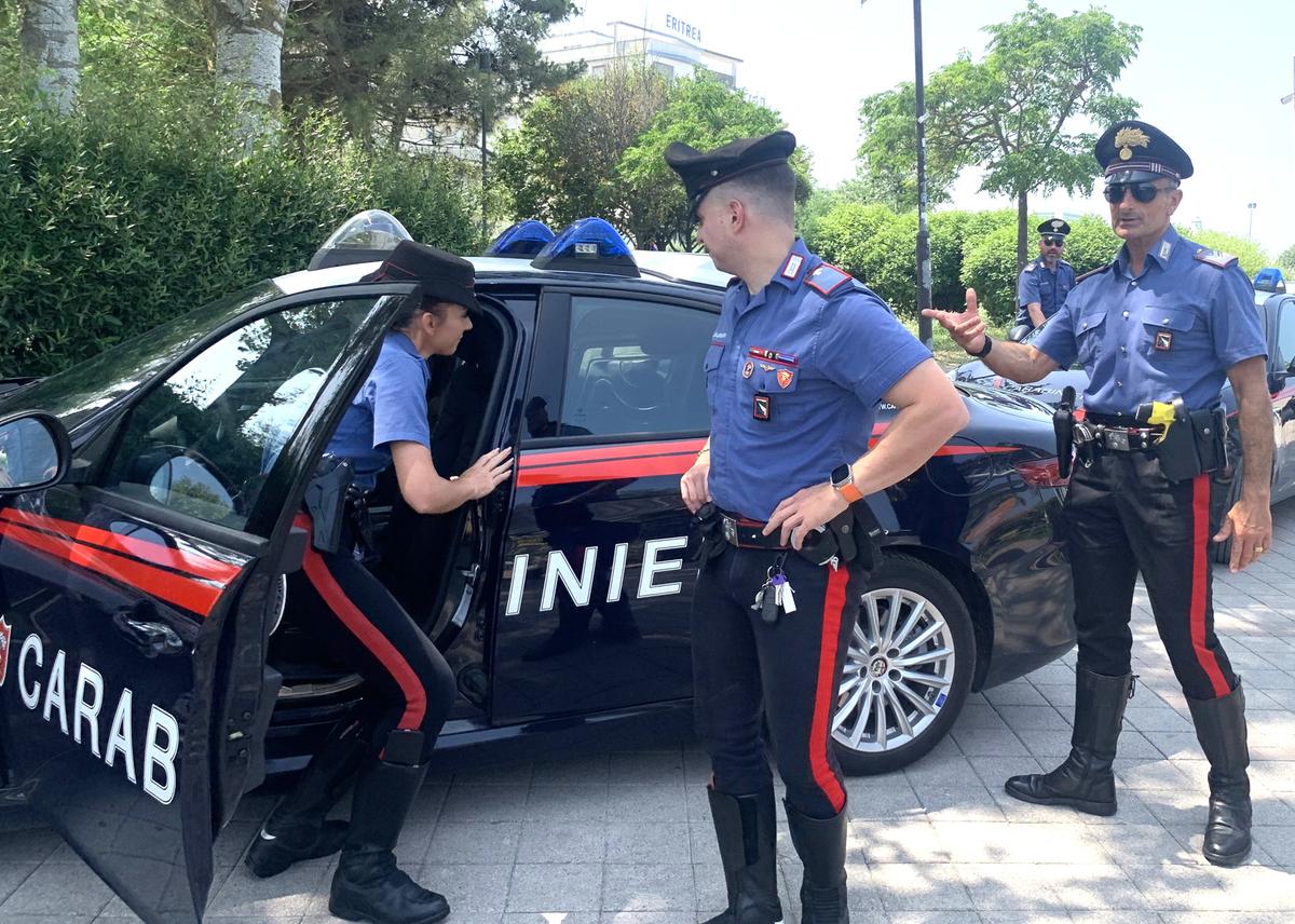 rapina in lavanderia rissa in strada e arresto lampo come tre coraggiosi passanti hanno fermato il ladro