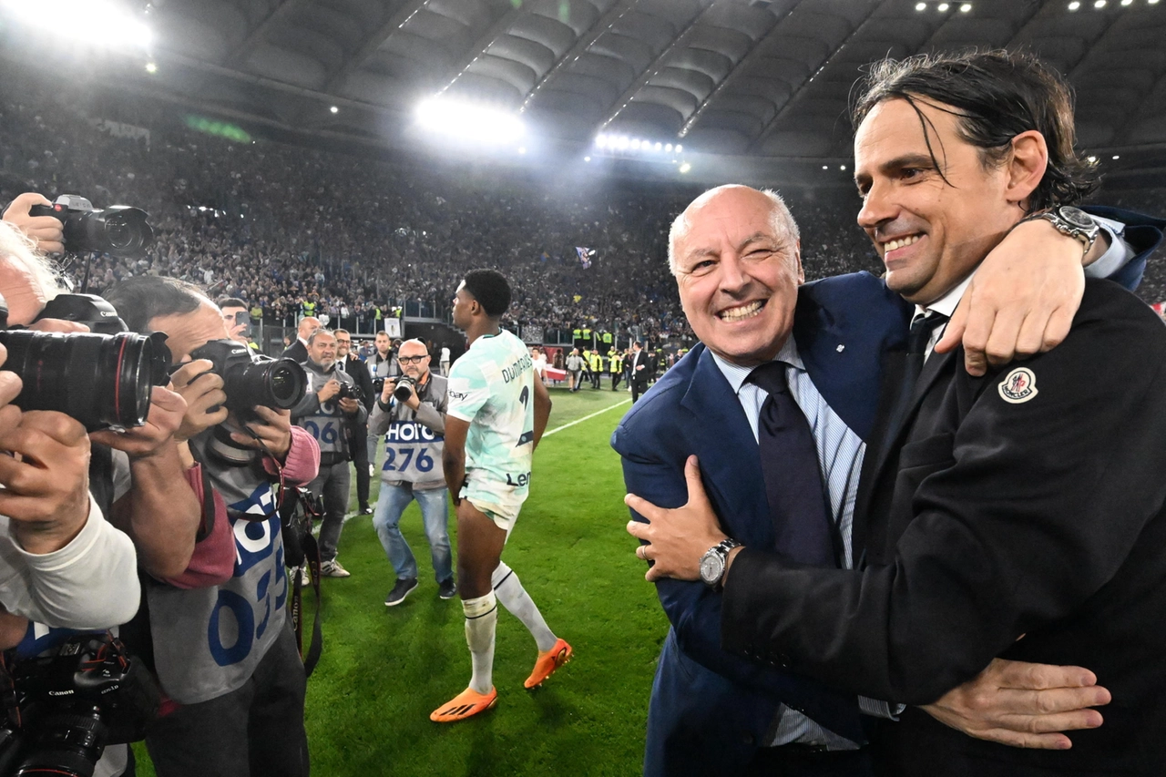 Simone Inzaghi e Giuseppe Marotta: in un'intercettazione gli ultras chiedono all'allenatore di intercedere con il dirigente per avere più biglietti