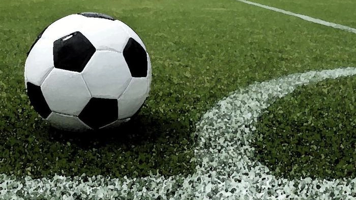 Un pallone da calcio (foto d'archivio Ansa) Un pallone da calcio (foto d'archivio Ansa)