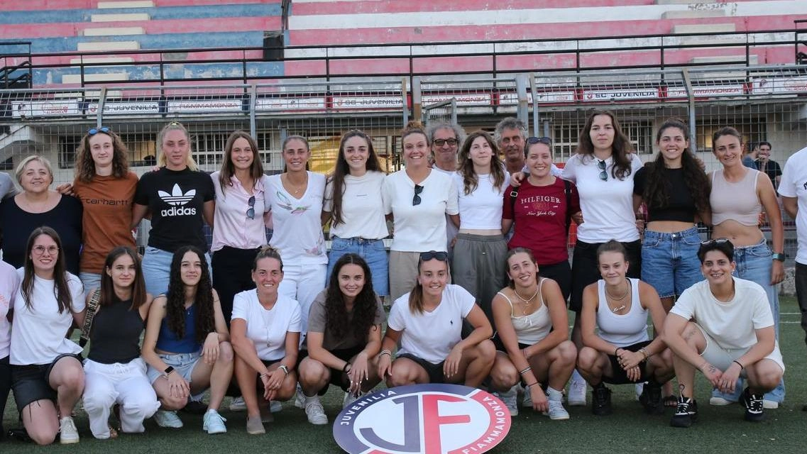 Calcio femminile Eccellenza, terzo campionato consecutivo in quarta serie. Nostalgia degli anni d’oro culminati con la conquista di uno storico scudetto.