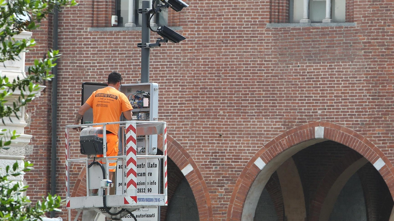 Il Comune di Monza non ha ancora aderito alla piattaforma Cude che consente la mobilità libera tra Ztl delle città che aderiscono alla rete Il Comune di Monza non ha ancora aderito alla piattaforma Cude che consente la mobilità libera tra Ztl delle città che aderiscono alla rete