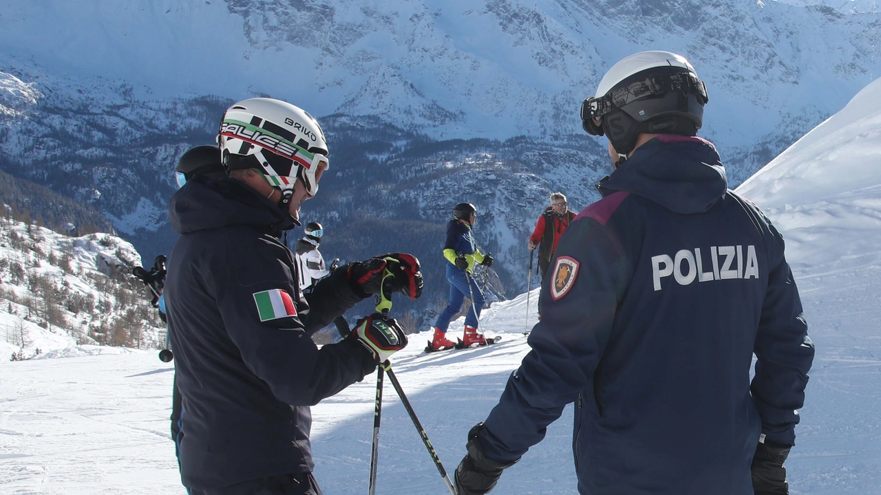 A Carnevale identificate 239 persone: 30 sanzioni da parte degli agenti di Polizia A Carnevale identificate 239 persone: 30 sanzioni da parte degli agenti di Polizia