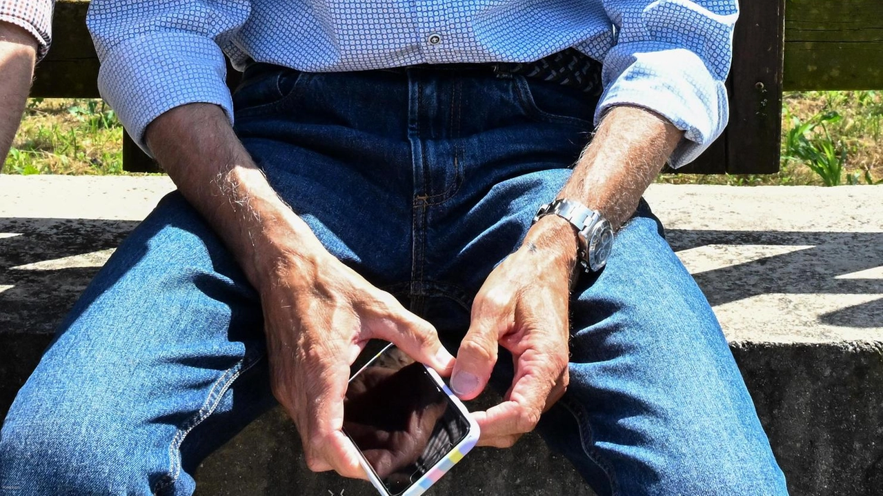 Il sindaco Roberto Cattaneo ha sollevato il problema che si verifica dalle 23 alle 6 in fase di decollo soprattutto nella zona a ovest dell’abitato Il sindaco Roberto Cattaneo ha sollevato il problema che si verifica dalle 23 alle 6 in fase di decollo soprattutto nella zona a ovest dell’abitato