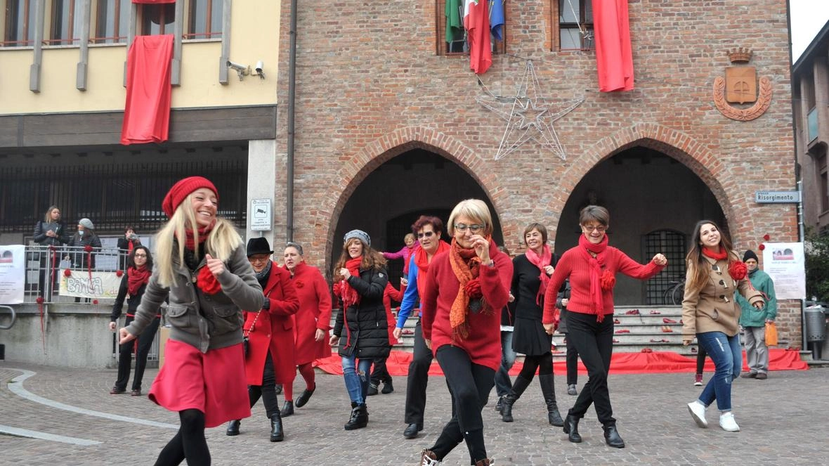 Un flash mob in piazza Numerose anche quest’anno le iniziative per sensibilizzare le persone sul tema Un flash mob in piazza Numerose anche quest’anno le iniziative per sensibilizzare le persone sul tema
