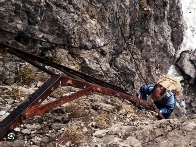 Scivola da una scala. Muore sulla Grignetta Scivola da una scala. Muore sulla Grignetta