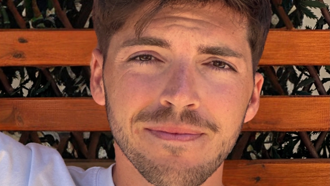 Samuele Virzì, 27 anni. Il suo motto su Instagram è: “Essere un buon esempio”