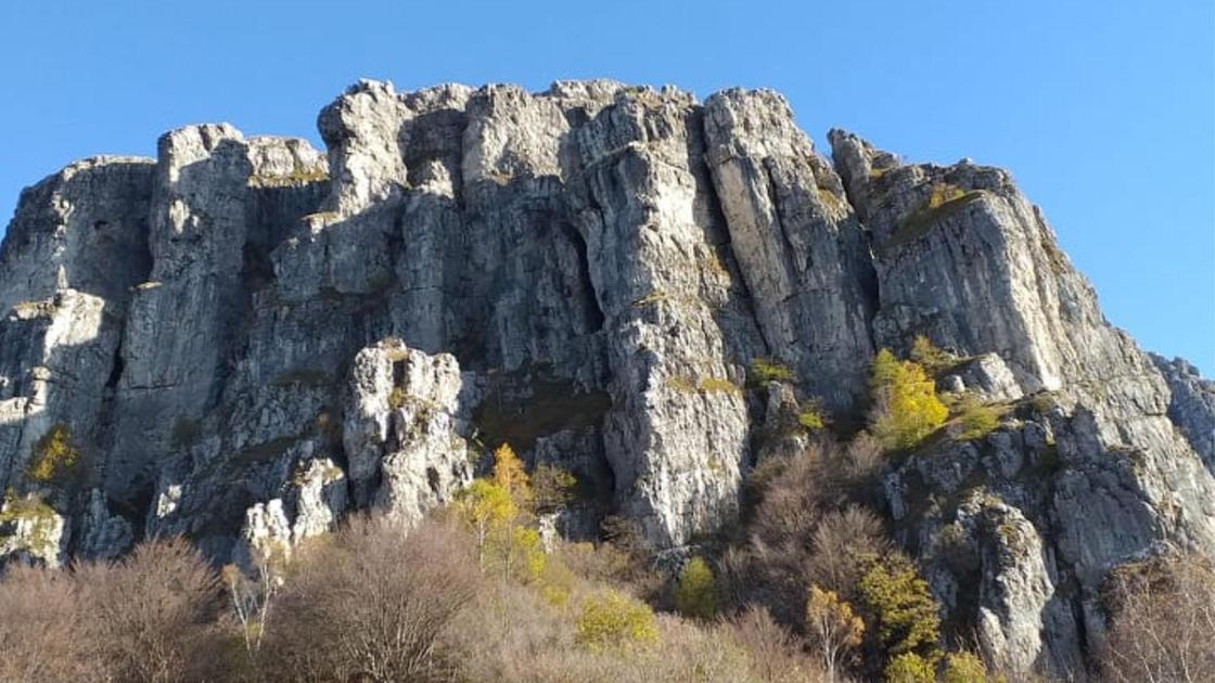 Ferrata chiusa per esercitazione dei vigili del fuoco