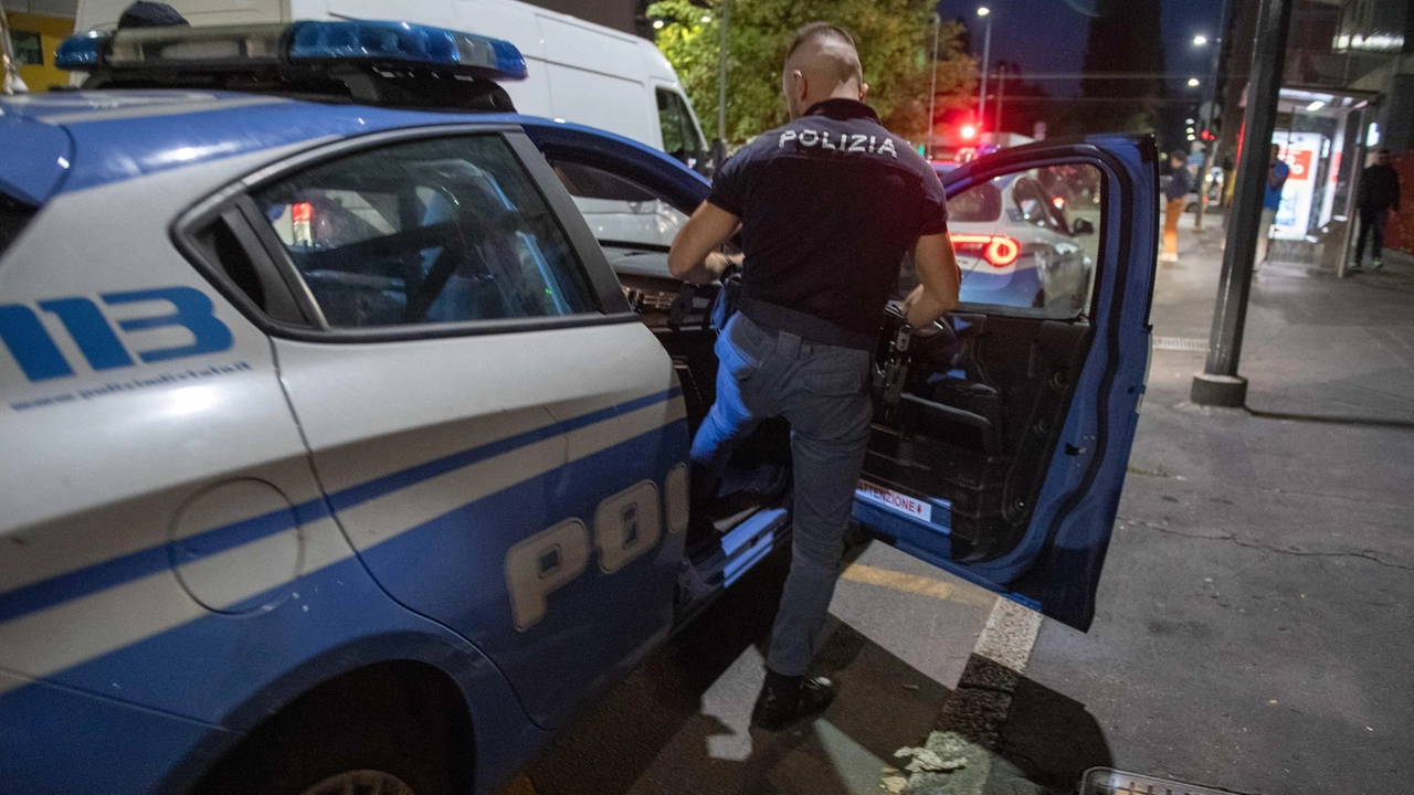 Polizia nella zona di viale Segesta, dove si è verificato l'accoltellamento (Archivio) Polizia nella zona di viale Segesta, dove si è verificato l'accoltellamento (Archivio)