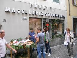Negozi storici in provinica. La macelleria Panatti da record. È nata nella città del Mera nel 1898
