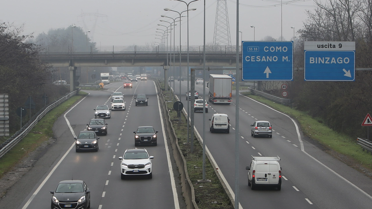 La Milano-Meda rischia di diventare a pagamento, con costi dai 4 ai 6 euro al giorno La Milano-Meda rischia di diventare a pagamento, con costi dai 4 ai 6 euro al giorno