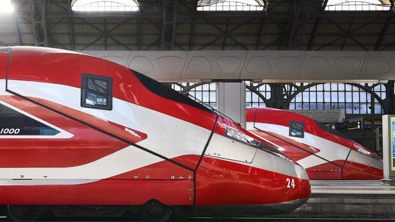 Frecciarossa in stazione Centrale a Milano (Immagine d'archivio)