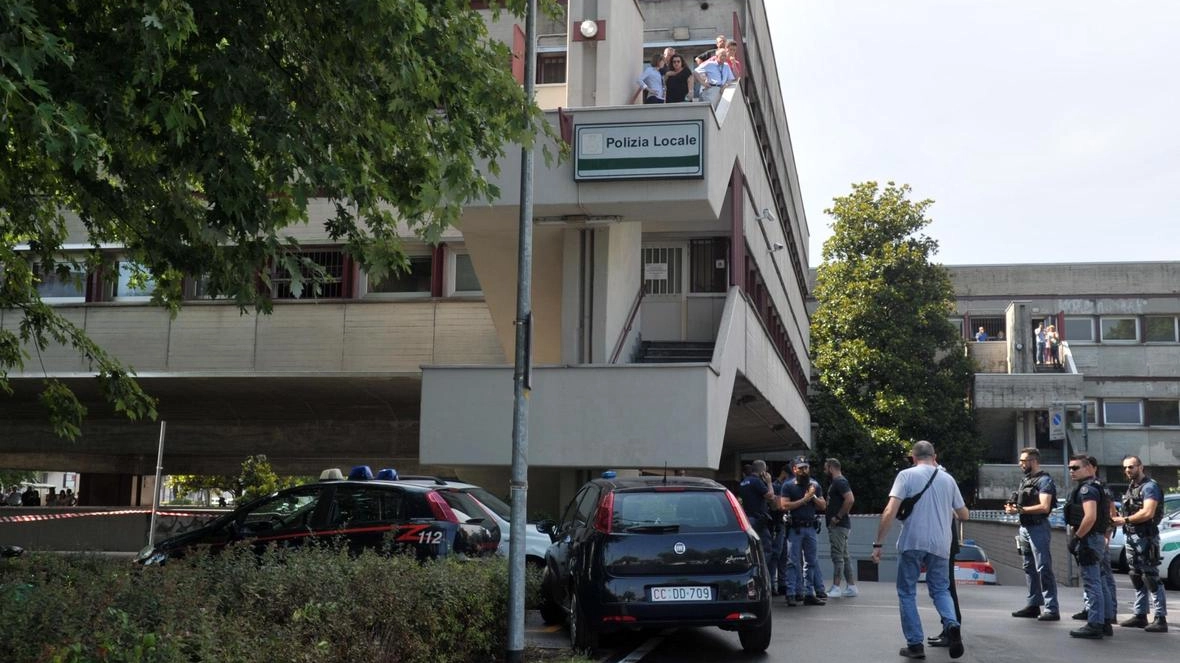 San Donato, nel 2017 l’agente Schipa uccise il superiore Massimo Iussa. I giudici: "Mancò il ruolo di controllo sul clima teso nel posto di lavoro". San Donato, nel 2017 l’agente Schipa uccise il superiore Massimo Iussa. I giudici: "Mancò il ruolo di controllo sul clima teso nel posto di lavoro".