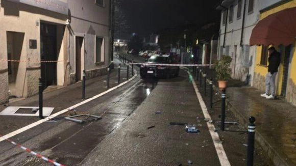 Un paio di settimane fa era stato il turno del bancomat di Vermezzo con Zelo: nella notte tra venerdì e... Un paio di settimane fa era stato il turno del bancomat di Vermezzo con Zelo: nella notte tra venerdì e...