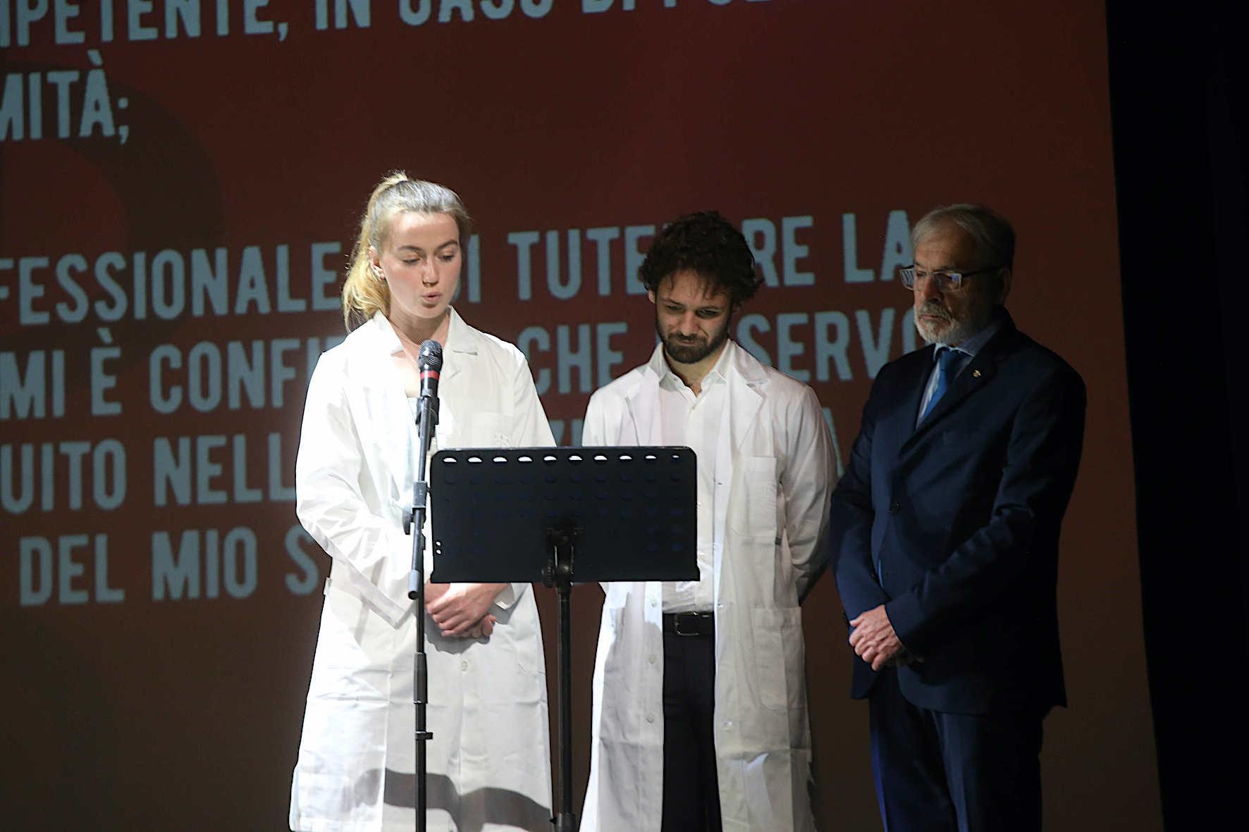 Le aspirazioni dei giovani dottori: "Aiutare le persone è una missione" Le aspirazioni dei giovani dottori: "Aiutare le persone è una missione"
