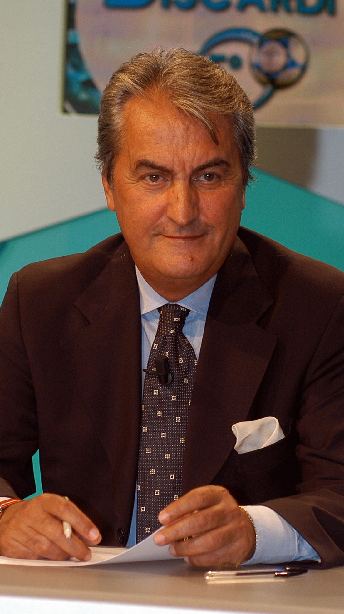 Elio Corno durante una puntata del Processo di Biscardi, trasmissione della quale era spesso ospite