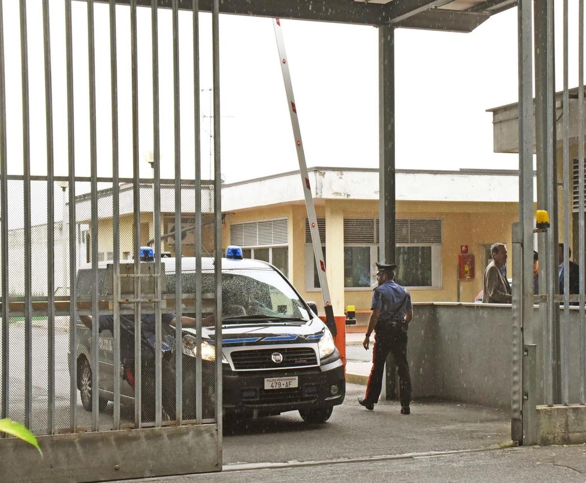 Tentata estorsione milionaria, avvocato resta ai domiciliari