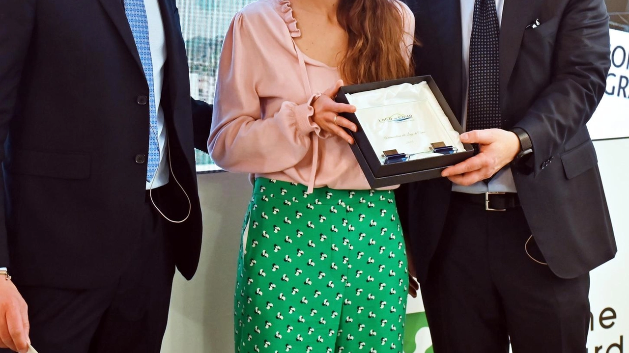 La Camera di commercio di Como ha scelto la Bit per premiare ambasciatori e testimonial del marchio "Lago di... La Camera di commercio di Como ha scelto la Bit per premiare ambasciatori e testimonial del marchio "Lago di...
