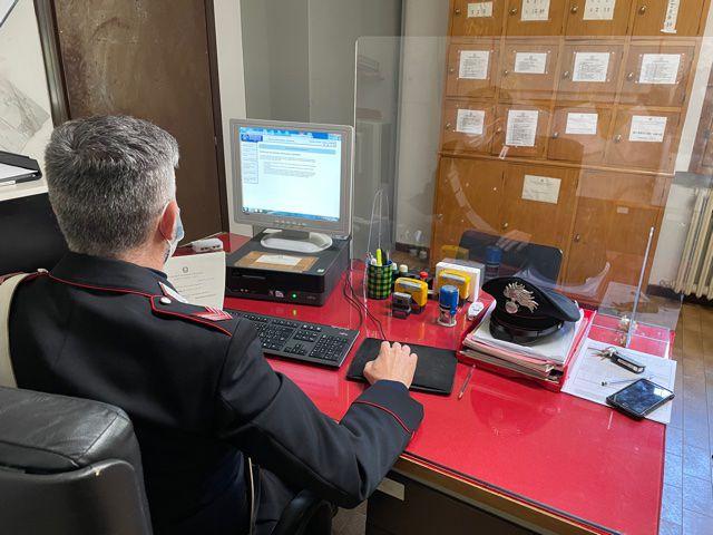 si collega al portale inesistente di una compagnia assicurativa paga con la carta e viene truffato autista perde 240 euro
