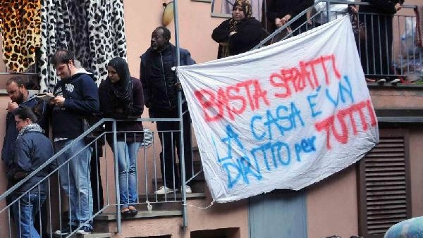 Protesta contro gli sfratti e a favore delle occupazioni abusive Protesta contro gli sfratti e a favore delle occupazioni abusive