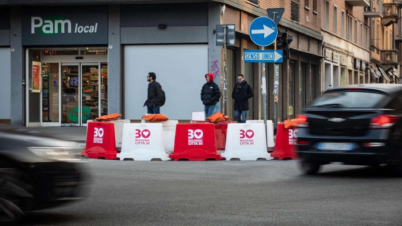 A Bologna, la misura Città 30 ha ridotto incidenti e inquinamento, risparmiando 150 milioni di euro in sei mesi.