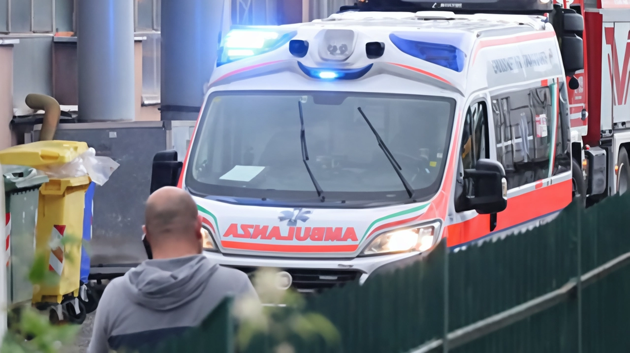 Castenedolo, nella notte la dipendente sessantunenne è stata travolta dal pesante manufatto uscito dalla guida mentro lo stava chiudendo. Dodici ore prima un padre di famiglia ha perso la vita alla Bettoni. Castenedolo, nella notte la dipendente sessantunenne è stata travolta dal pesante manufatto uscito dalla guida mentro lo stava chiudendo. Dodici ore prima un padre di famiglia ha perso la vita alla Bettoni.