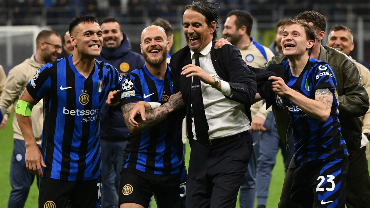 Lautaro Martinez (Inter), Federico Dimarco (Inter), Simone Inzaghi allenatore Inter e Nicolò Barella (Inter) esultanza a fine (foto Roberto Garavaglia/Agenzia Aldo Liverani sas) Lautaro Martinez (Inter), Federico Dimarco (Inter), Simone Inzaghi allenatore Inter e Nicolò Barella (Inter) esultanza a fine (foto Roberto Garavaglia/Agenzia Aldo Liverani sas)