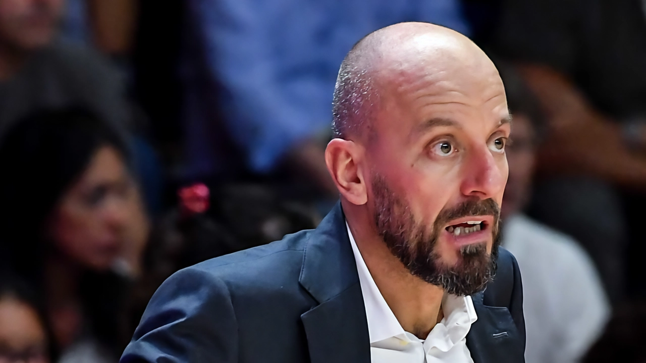La Vanoli Cremona subisce una dolorosa sconfitta contro la Reggiana dopo un overtime, con un finale di 74-77. Dopo una... La Vanoli Cremona subisce una dolorosa sconfitta contro la Reggiana dopo un overtime, con un finale di 74-77. Dopo una...