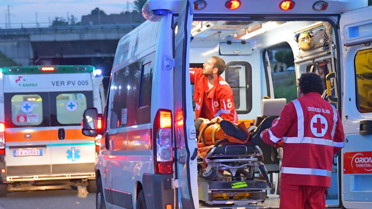 Il giovane è stato portato in codice verde all’ospedale di Lodi Il giovane è stato portato in codice verde all’ospedale di Lodi
