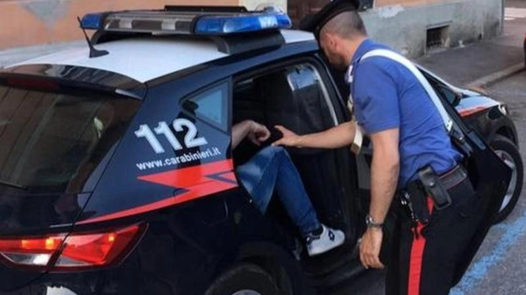 Sette persone in manette per spaccio e tentato furto. È il bilancio dell’attività di controllo del territorio condotta dai... Sette persone in manette per spaccio e tentato furto. È il bilancio dell’attività di controllo del territorio condotta dai...
