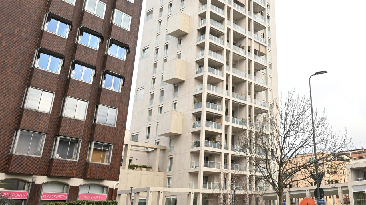 La Torre Milano sorge in via Stesa Un gruppo di residenti aveva presentato l’esposto sull’opera La Torre Milano sorge in via Stesa Un gruppo di residenti aveva presentato l’esposto sull’opera