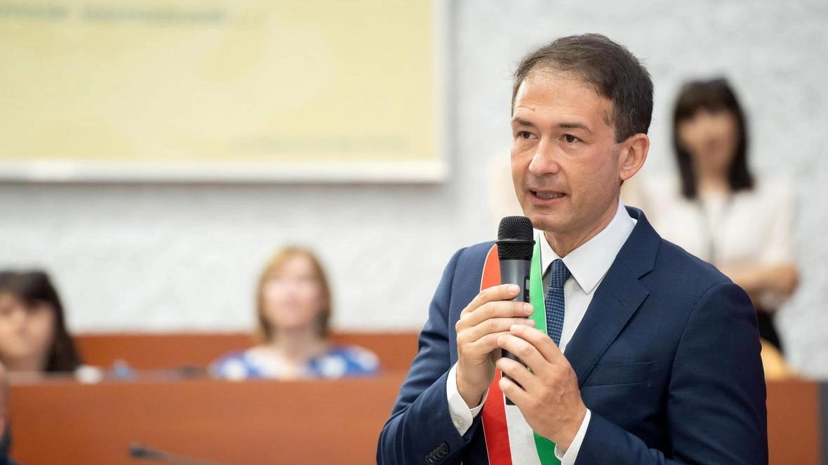 Il sindaco Roberto Di Stefano: "Un risultato straordinario frutto di una gestione responsabile". Aumentano gli interventi strutturali, ma con minori entrate tributarie a carico del cittadino.