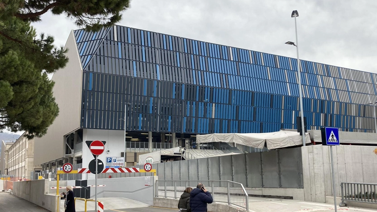 Il nuovo parcheggio sotto la curva Sud dello stadio mette a disposizione 135 stalli La sosta sarà gestita da Atb Mobilità Il nuovo parcheggio sotto la curva Sud dello stadio mette a disposizione 135 stalli La sosta sarà gestita da Atb Mobilità