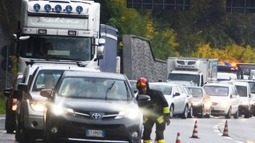 Vacanzieri sulla Statale 36. Non più soltanto pendolari. Boom di auto nei weekend
