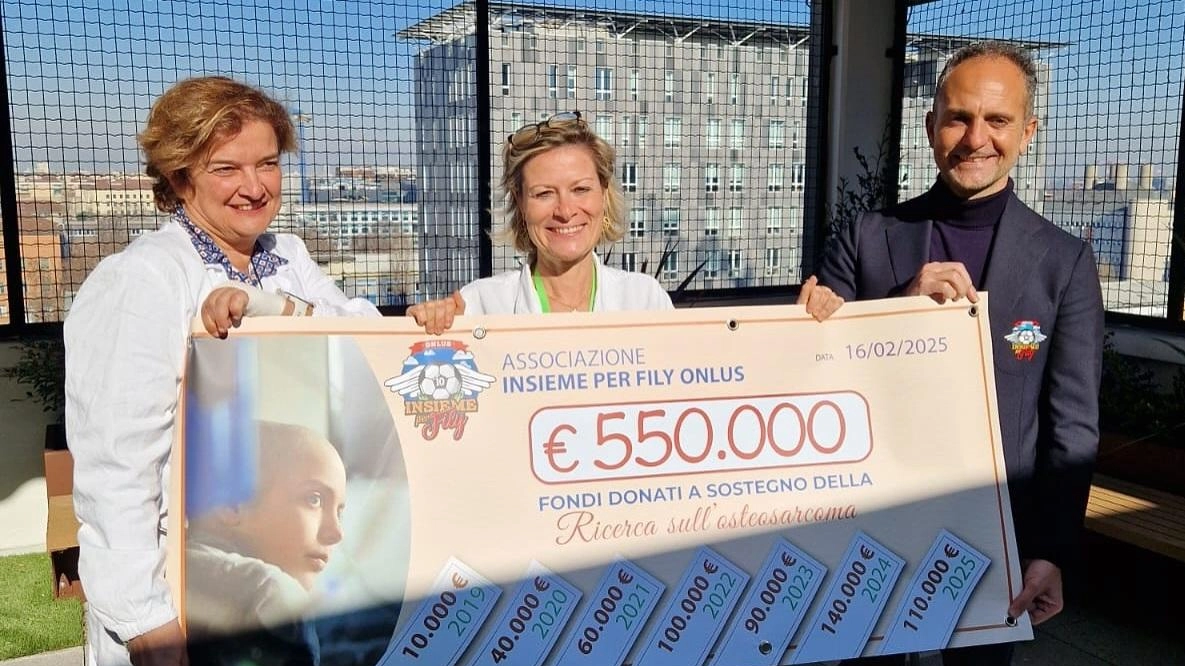 In 7 anni sono stati raccolti 550mila euro per sostenere la ricerca contro l’osteosarcoma e l’accoglienza e le cure per... In 7 anni sono stati raccolti 550mila euro per sostenere la ricerca contro l’osteosarcoma e l’accoglienza e le cure per...