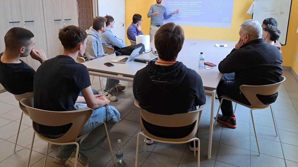 Career Day, tutto esaurito al salone della formazione fra aziende e università. Un esercito di diplomandi cerca di capire quale sia la scelta giusta da fare. Career Day, tutto esaurito al salone della formazione fra aziende e università. Un esercito di diplomandi cerca di capire quale sia la scelta giusta da fare.