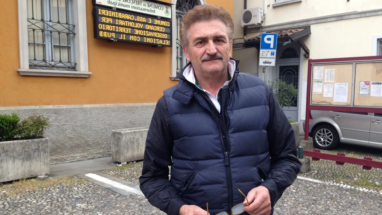 Angelo Barbati 73 anni primo cittadino di Trescore Cremasco si dice stanco e infastidito dal comportamento della persona che ha iniziato a lasciare i messaggi anonimi nel cimitero Angelo Barbati 73 anni primo cittadino di Trescore Cremasco si dice stanco e infastidito dal comportamento della persona che ha iniziato a lasciare i messaggi anonimi nel cimitero