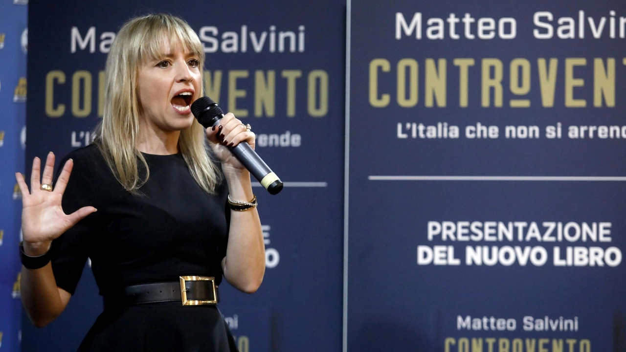 Cantano Bella Ciao mentre inizia a parlare Silvia Sardone, lei replica: “Siete solo dei poveri comunisti”