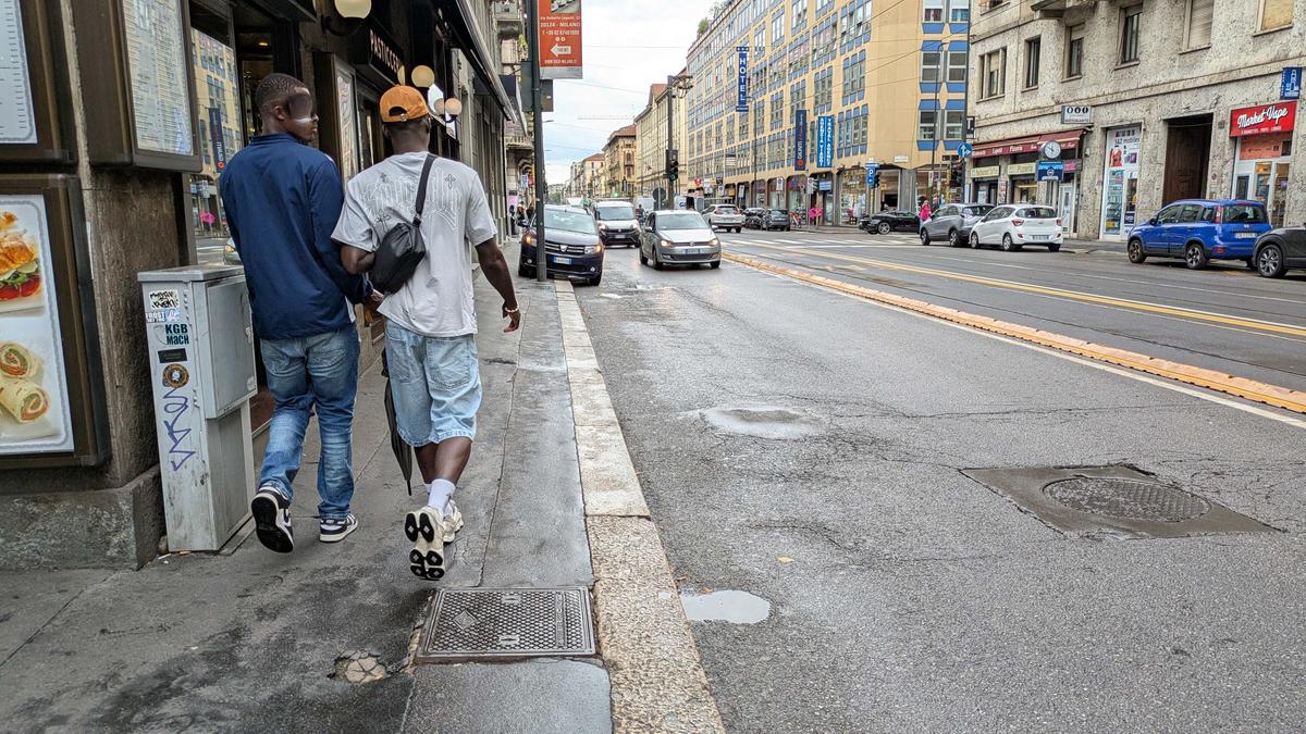 Milano, prima la lite, poi le coltellate al cuore in via Vitruvio. I residenti: "L’area è presidiata ma non basta”