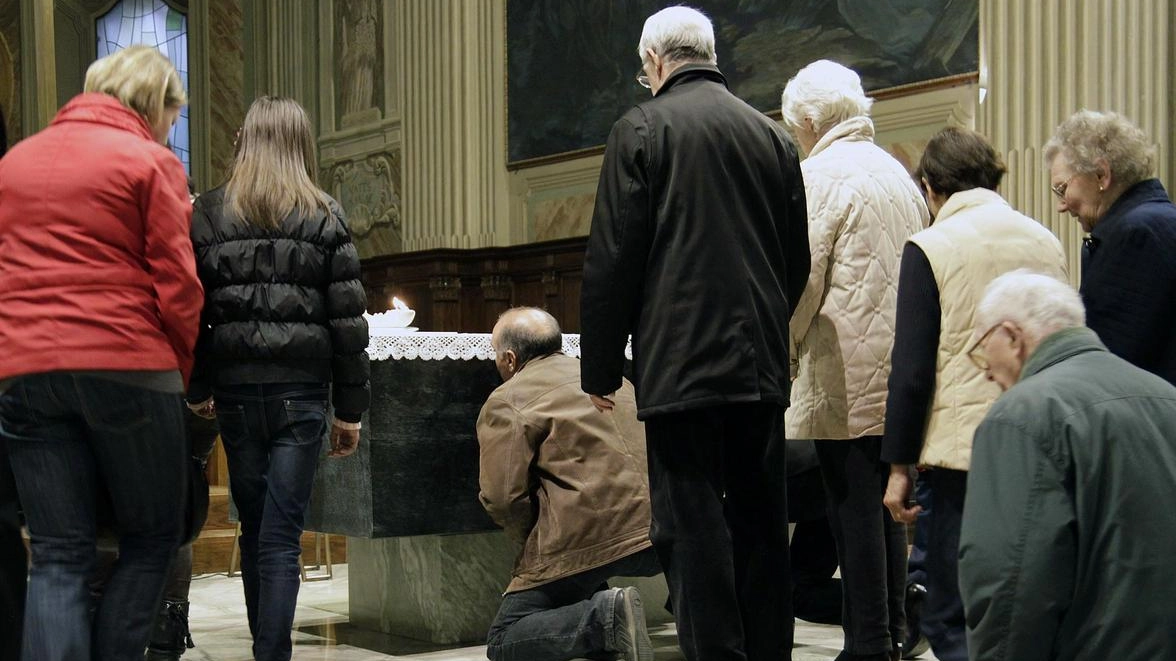 Villa Guardia, il cardinale Oscar Cantoni ha dato il nulla osta al culto dei fedeli. Già acquisito il riconoscimento del Dicastero per la Dottrina della Fede. Villa Guardia, il cardinale Oscar Cantoni ha dato il nulla osta al culto dei fedeli. Già acquisito il riconoscimento del Dicastero per la Dottrina della Fede.